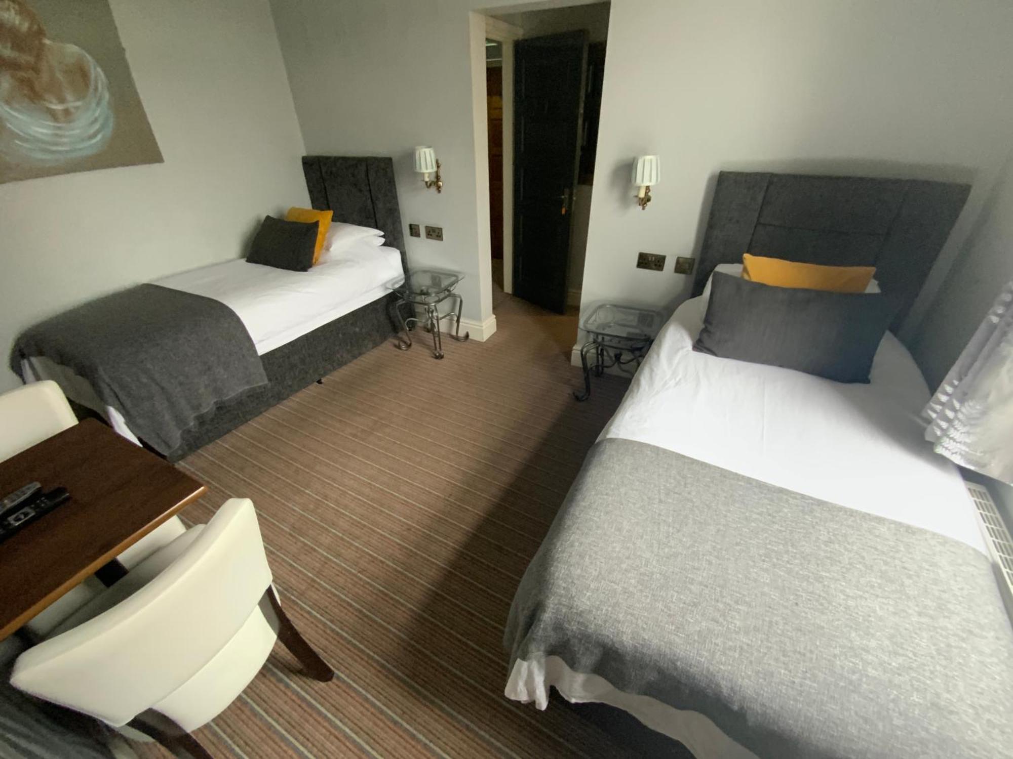 Wheldale Inn 2*