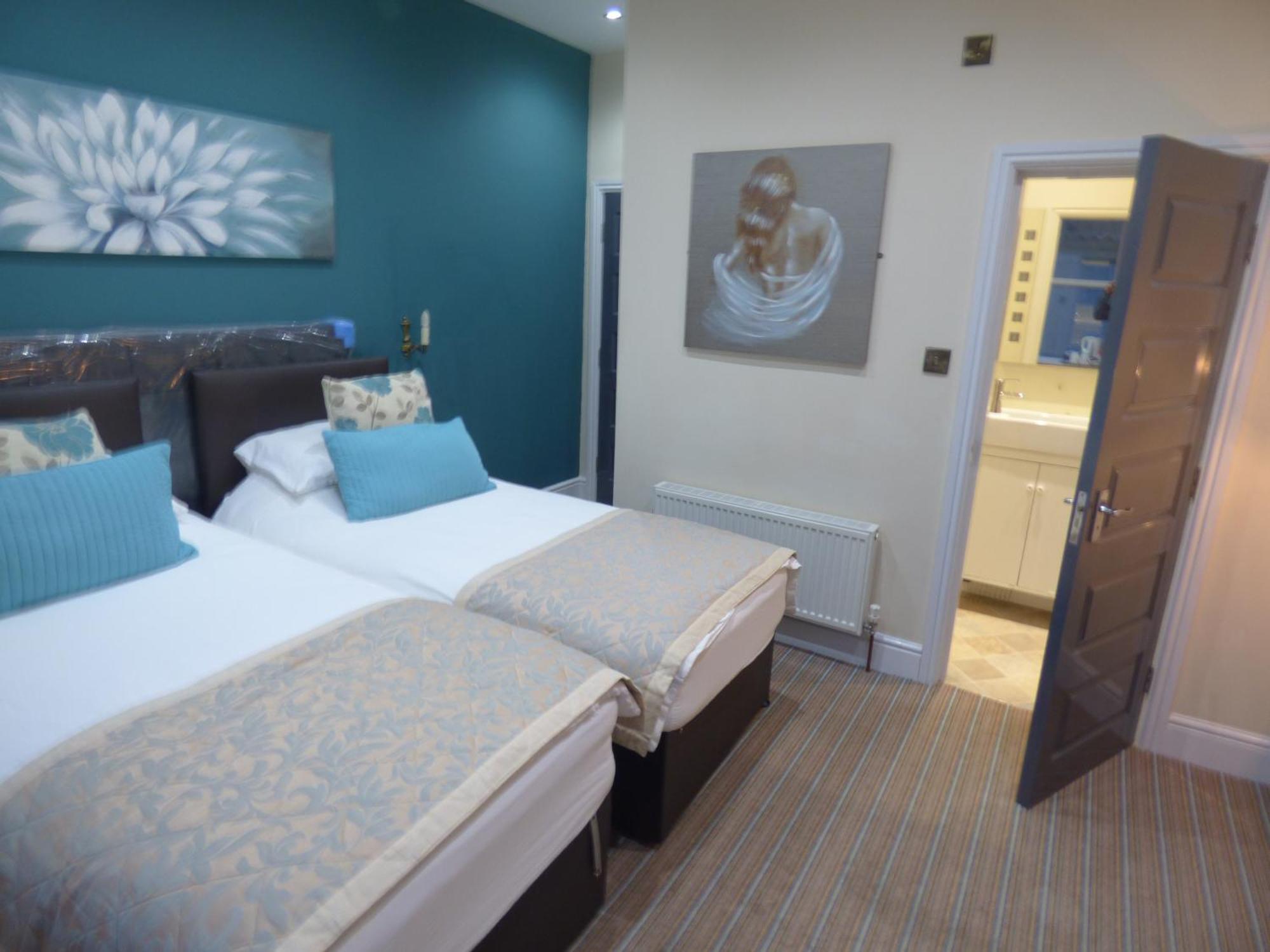 Wheldale Inn 2*
